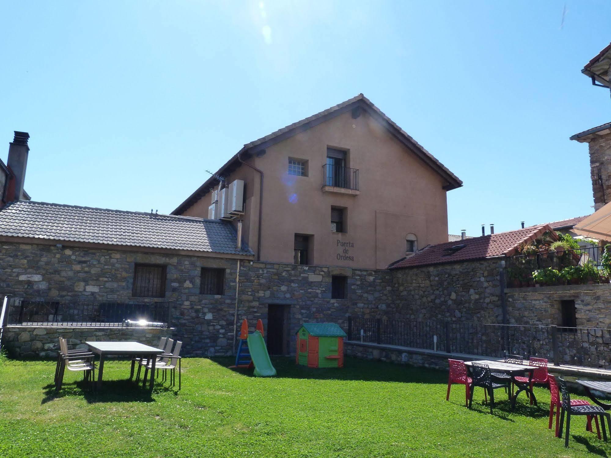 Apartamentos Puerta De Ordesa Laspuña エクステリア 写真