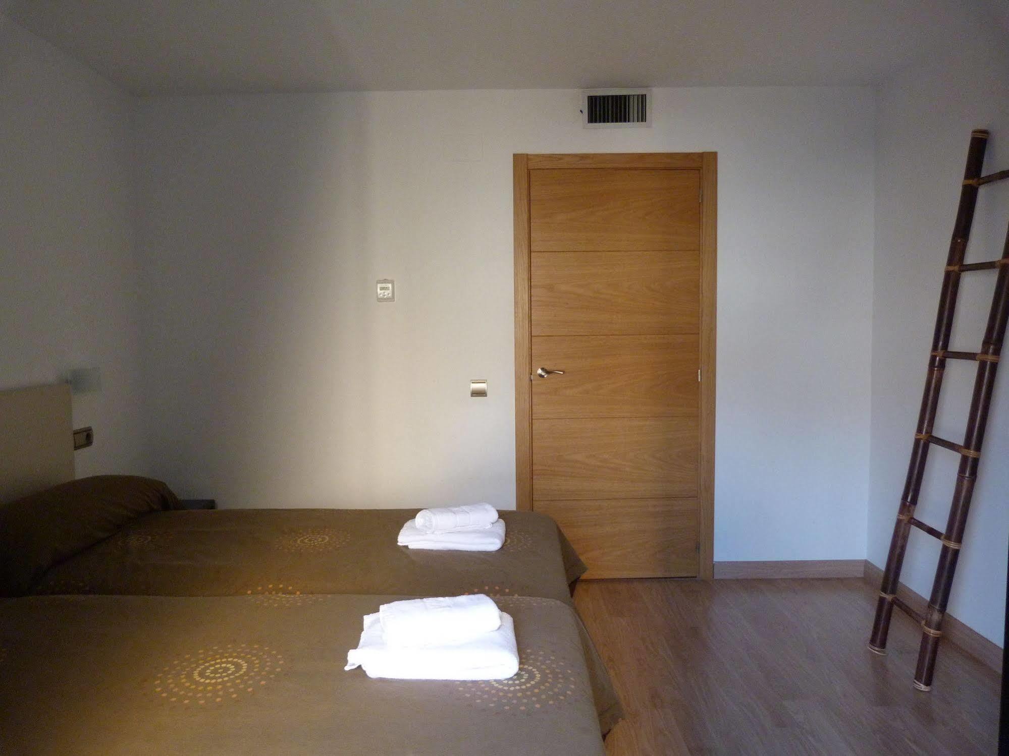 Apartamentos Puerta De Ordesa Laspuña エクステリア 写真